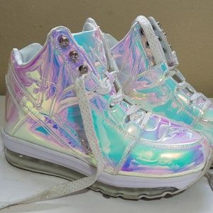 YRU QOZMO Aiire Atlantis